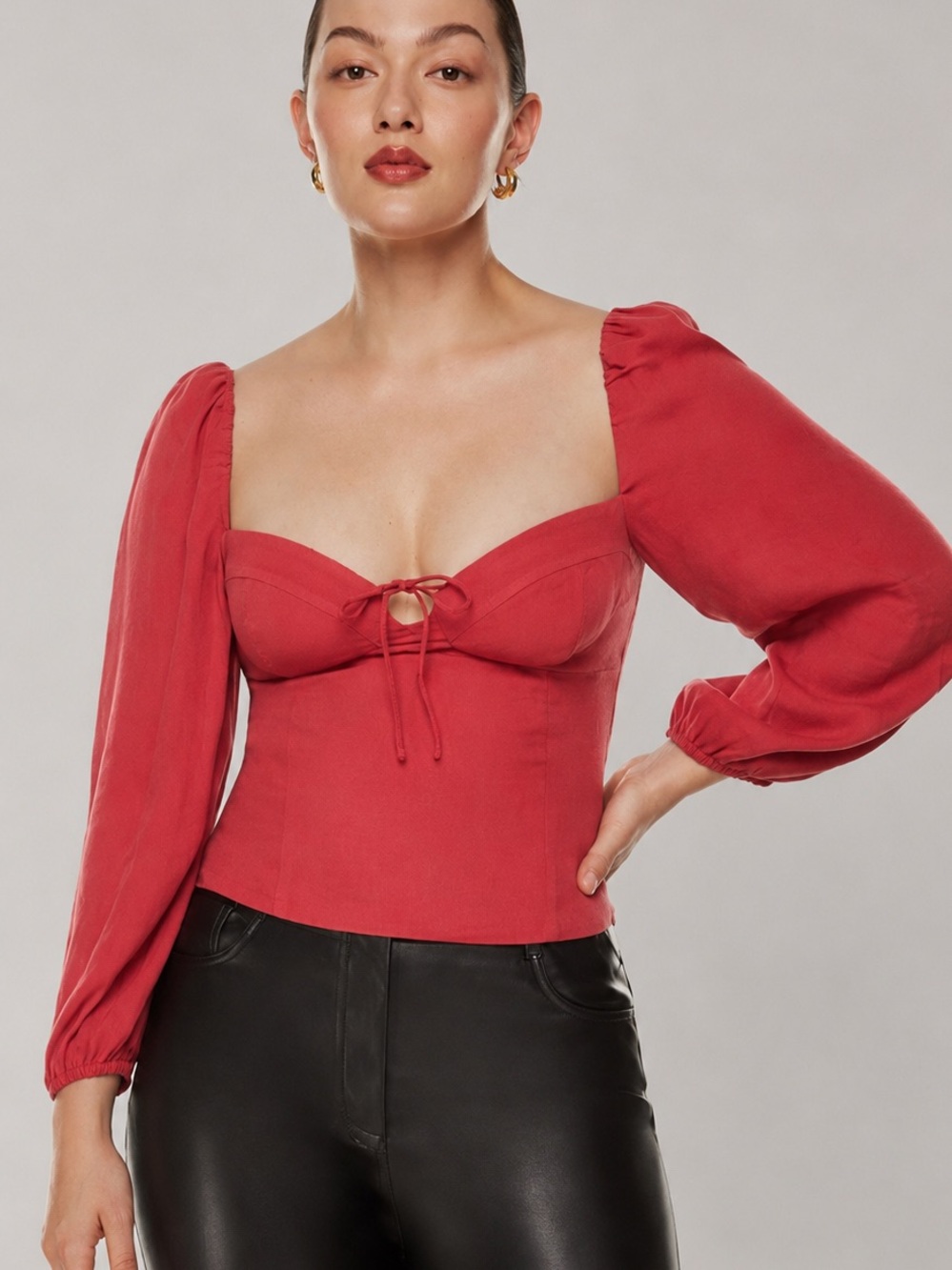 Aritzia Wilfred Novella Blouse Red Sweetheart Neck Puff Sleeve